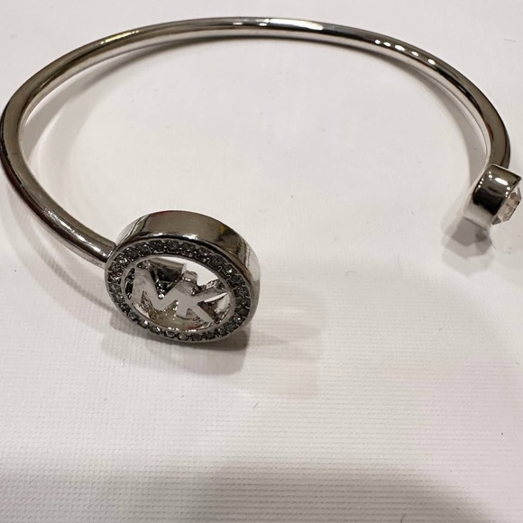 MK flex fit Braclet with Signature Statement LOGO/Silver - Picture 2 of 2